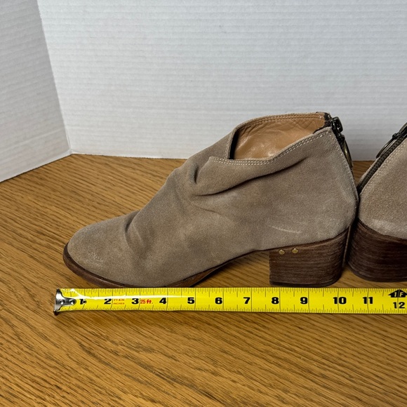 BEEK Eaglet Block‎ Heel Sone/Taupe Tan Suede Slouchy Ankle Boots Back Zip Size 9 - Picture 6 of 16